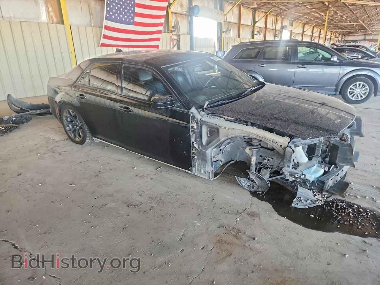 2019 CHRYSLER 300 - VIN: 2C3CCABG1KH516536 - Photo 4