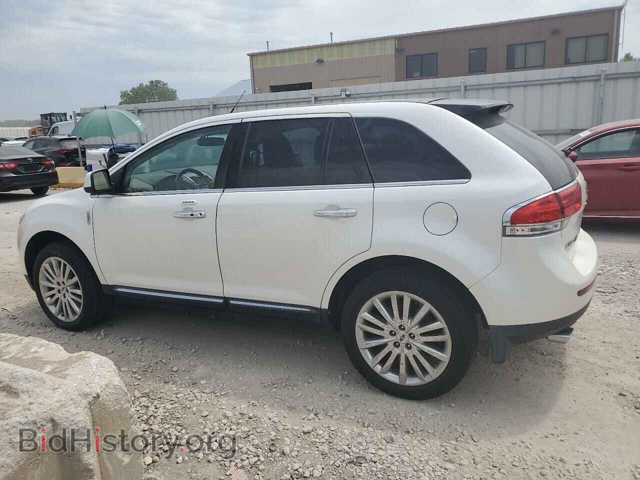 2011 LINCOLN MKX - VIN: 2LMDJ8JK0BBJ11310 - Photo 2