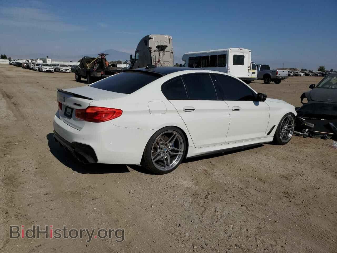 2018 BMW M5 - VIN: WBAJB9C53JB034981 - Фото 3