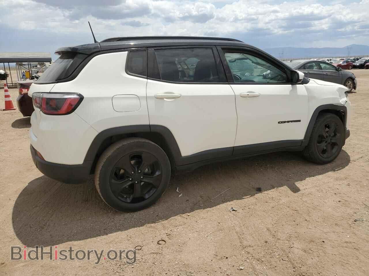 2018 JEEP COMPASS - VIN: 3C4NJCBB2JT318340 - Фото 3