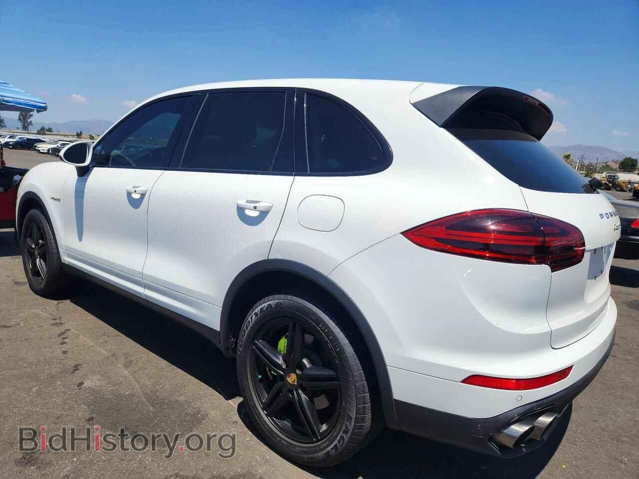 2016 PORSCHE CAYENNE - VIN: WP1AE2A26GLA62284 - Photo 2