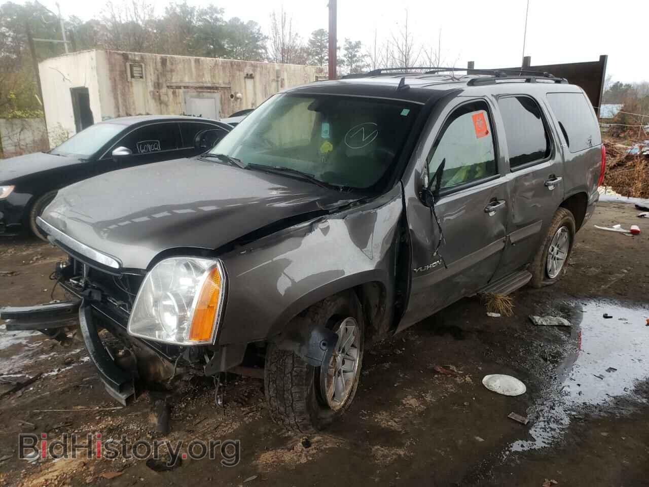 2007 GMC YUKON - VIN: 1GKFC13027J378932 - Photo 2
