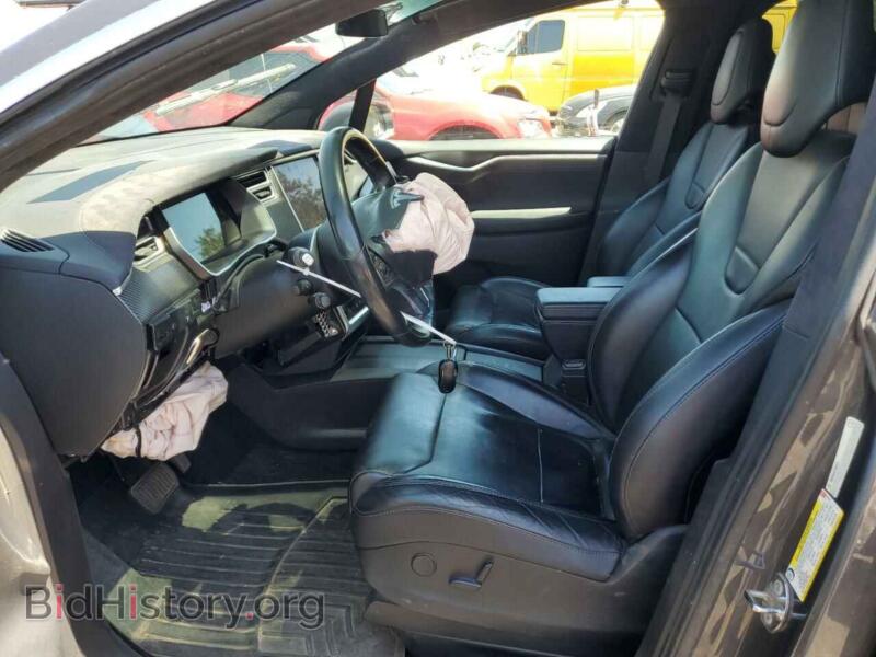 2017 Tesla MODEL X (VIN 5YJXCDE27HF050124) — фото 7 из 12