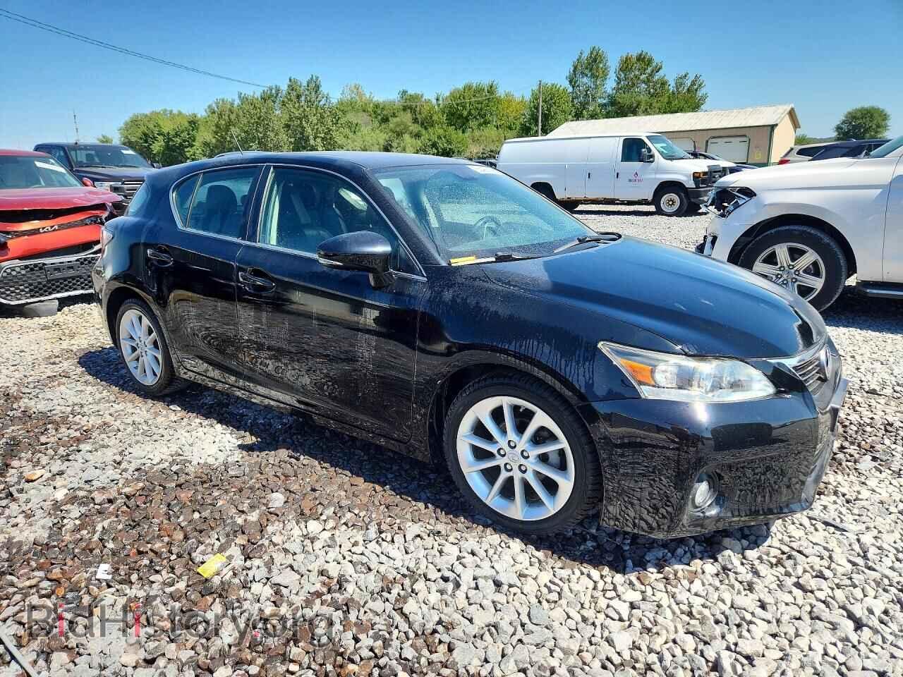 2011 LEXUS CT 200 - VIN: JTHKD5BH0B2011843 - Photo 4