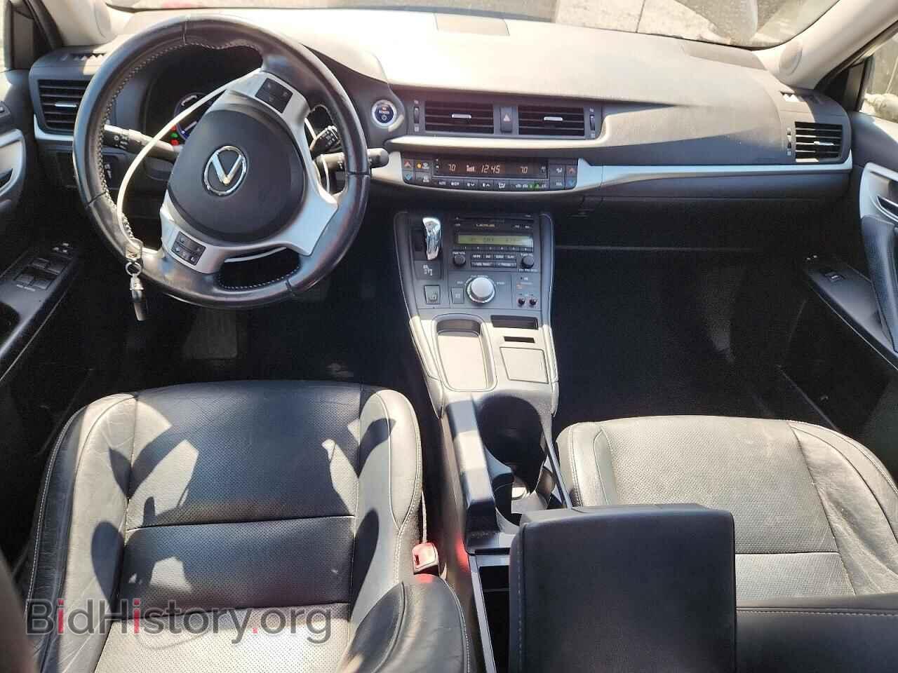 2011 LEXUS CT 200 - VIN: JTHKD5BH0B2011843 - Photo 8