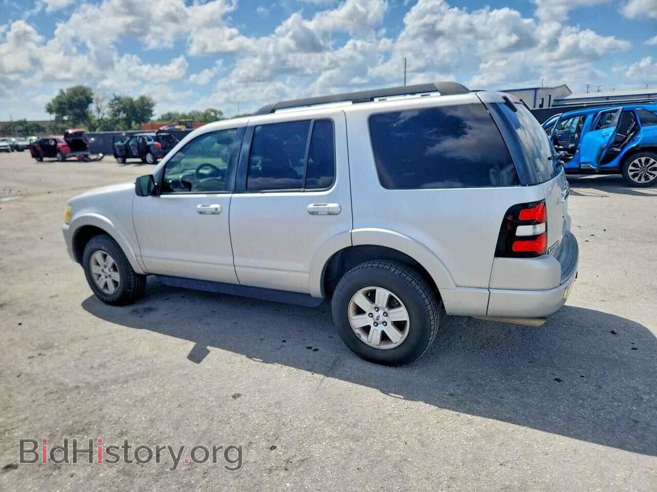 2010 FORD EXPLORER - VIN: 1FMEU6DE0AUA70574 - Фото 2