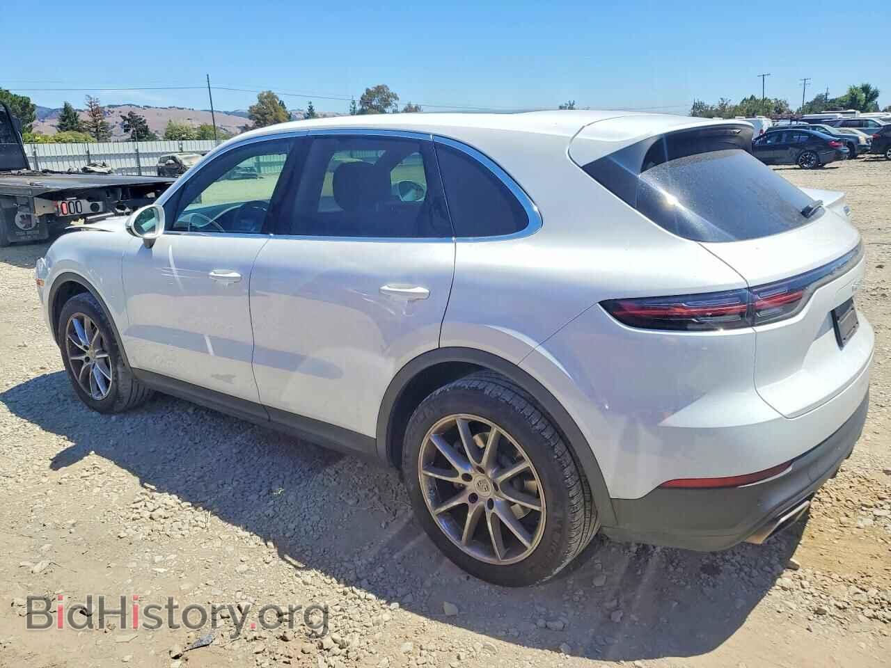 2020 PORSCHE CAYENNE - VIN: WP1AA2AY2LDA00546 - Photo 2