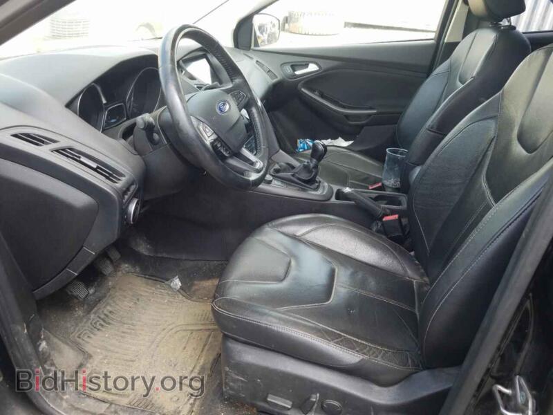 2016 Ford FOCUS (VIN 1FADP3F24GL200367) — photo 7 of 12