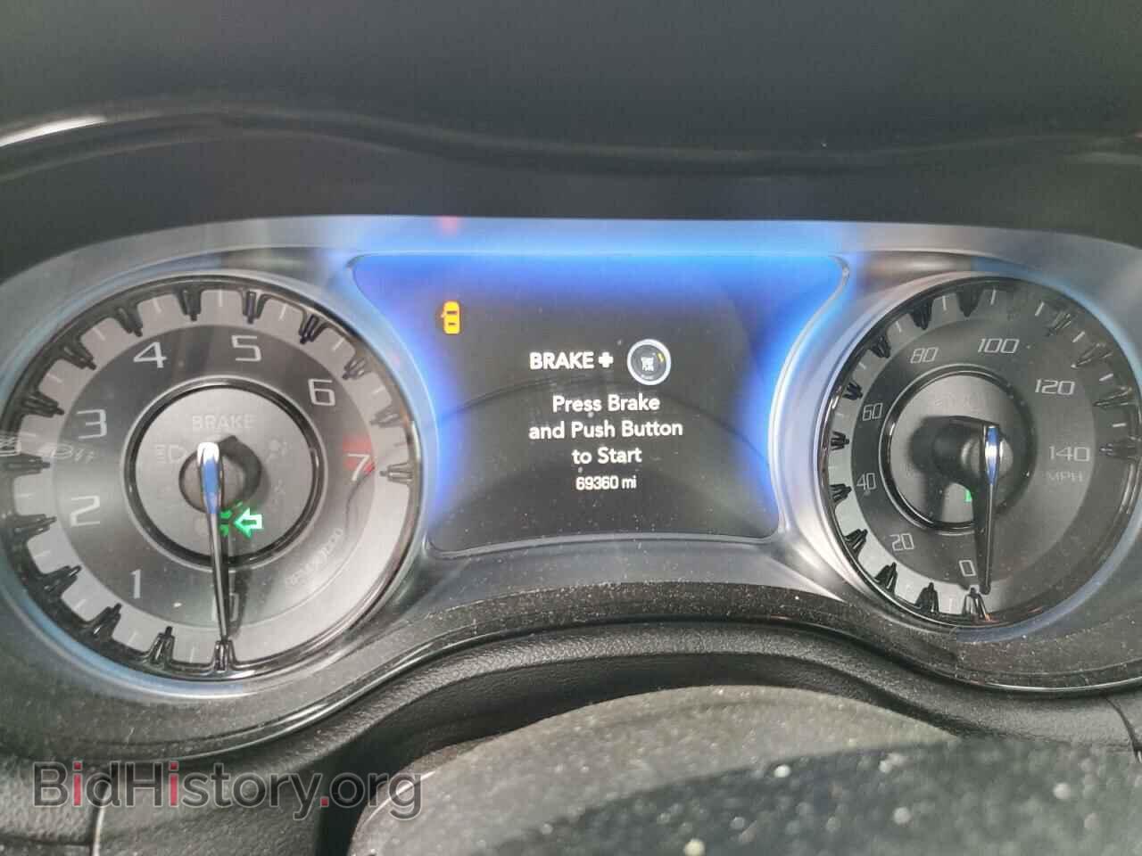 2019 CHRYSLER 300 - VIN: 2C3CCAGG5KH624845 - Фото 9