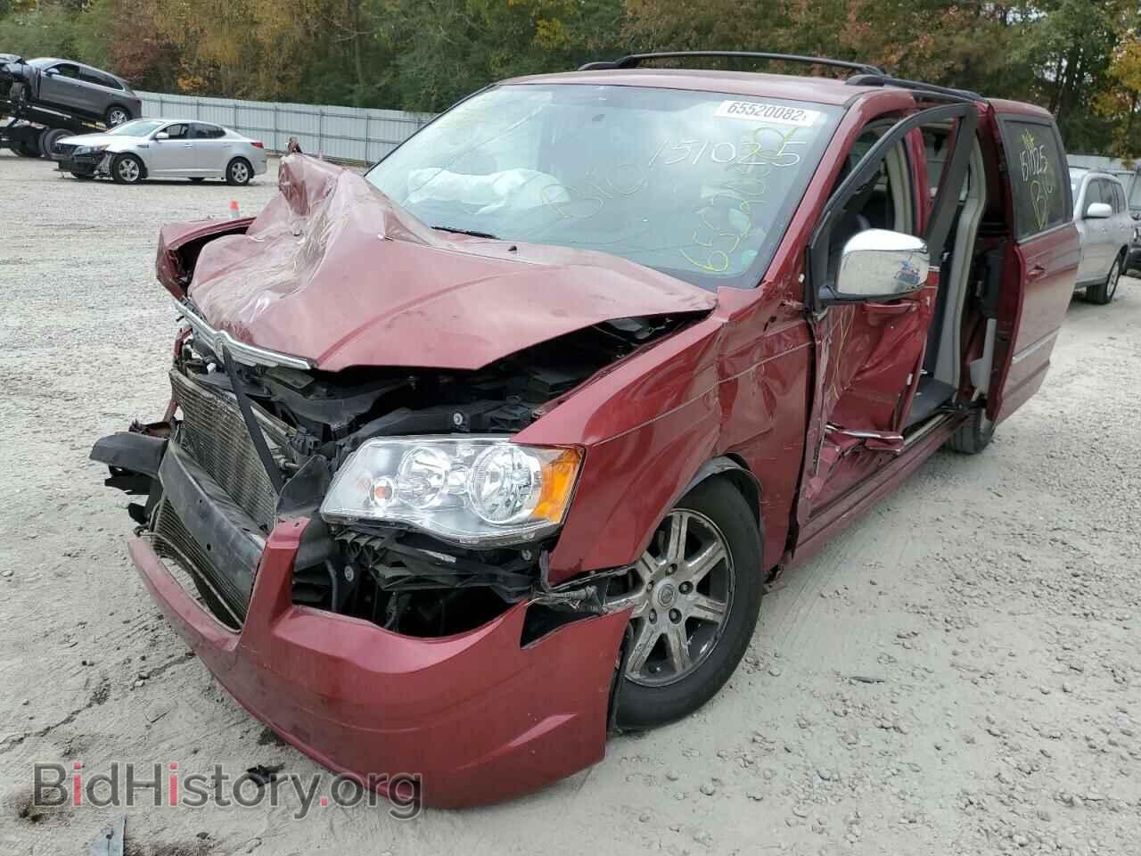 2010 CHRYSLER MINIVAN - VIN: 2A4RR8DX4AR436631 - Фото 2