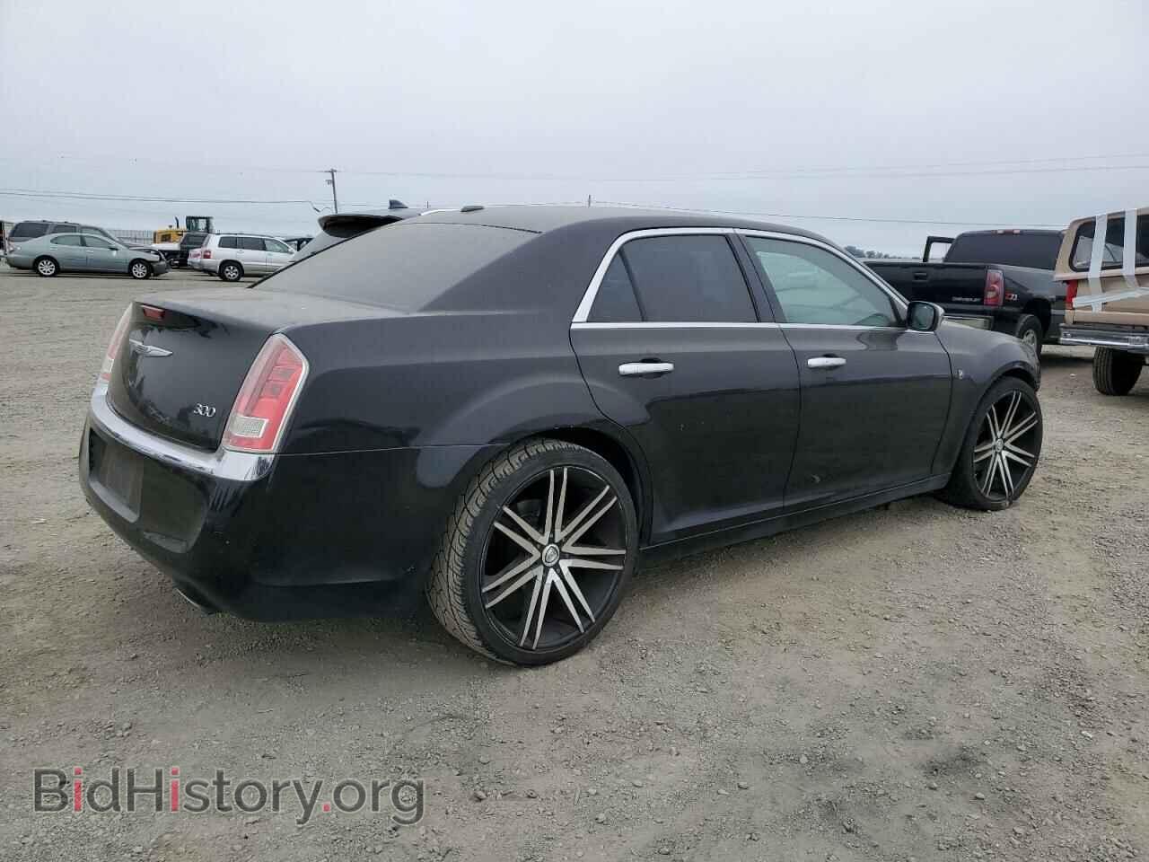 2013 CHRYSLER 300 - VIN: 2C3CCAAG3DH698325 - Фото 3