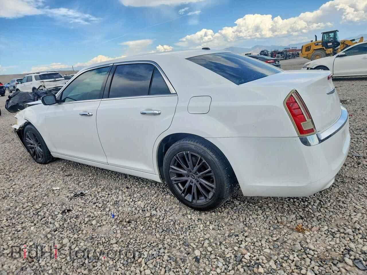 2012 CHRYSLER 300 - VIN: 2C3CCACG4CH221351 - Photo 2