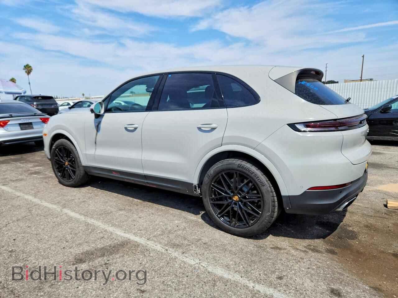 2024 PORSCHE CAYENNE - VIN: WP1AA2AY7RDA09655 - Photo 2