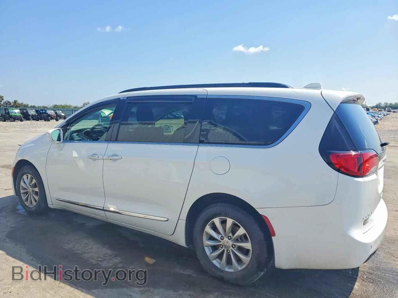 2017 CHRYSLER PACIFICA - VIN: 2C4RC1BG8HR583529 - Фото 2