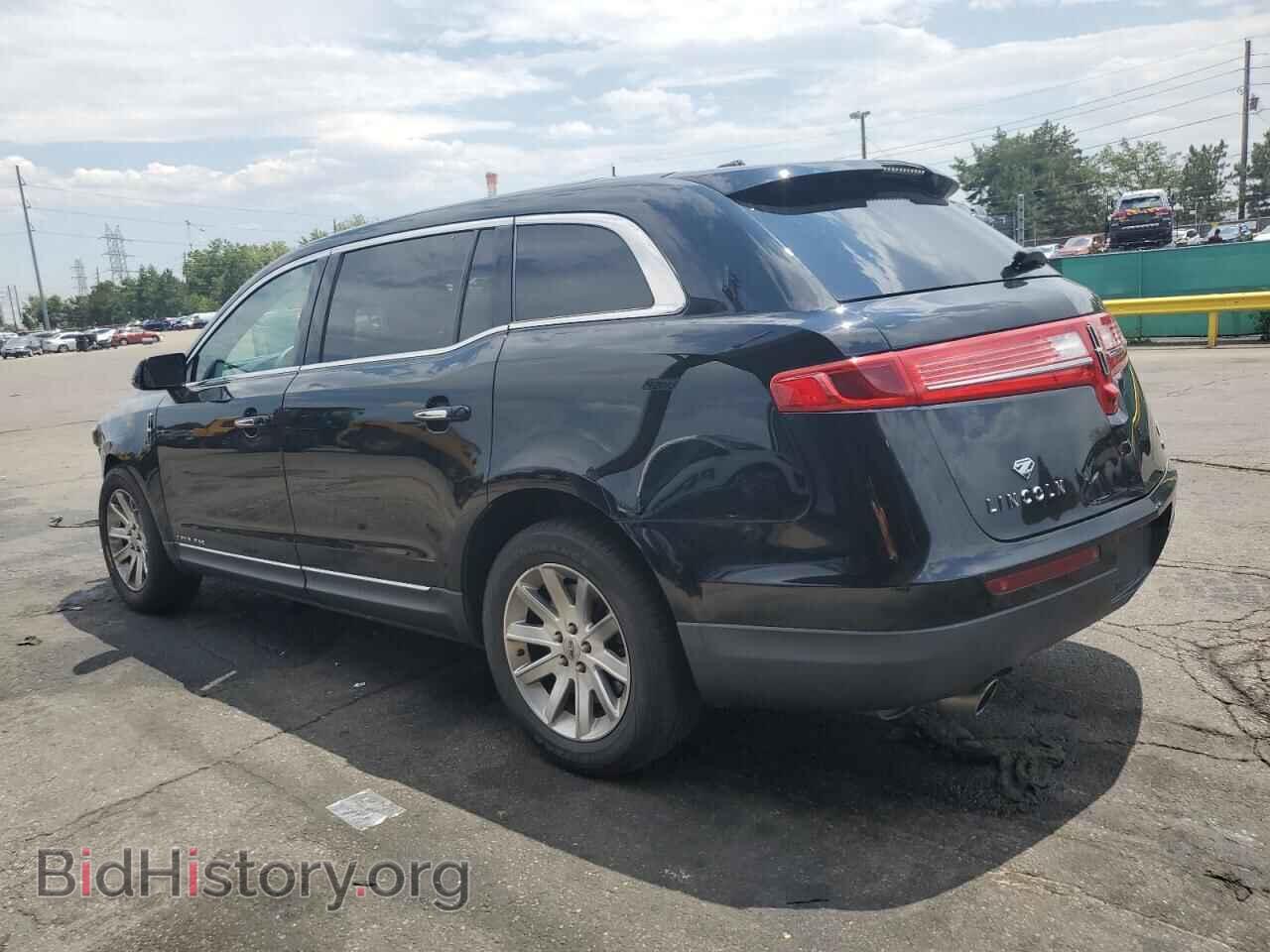 2017 LINCOLN MKT - VIN: 2LMHJ5NK9HBL00749 - Фото 2