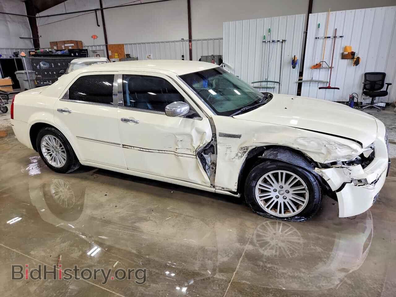 2010 CHRYSLER 300 - VIN: 2C3CA5CV4AH209533 - Фото 4