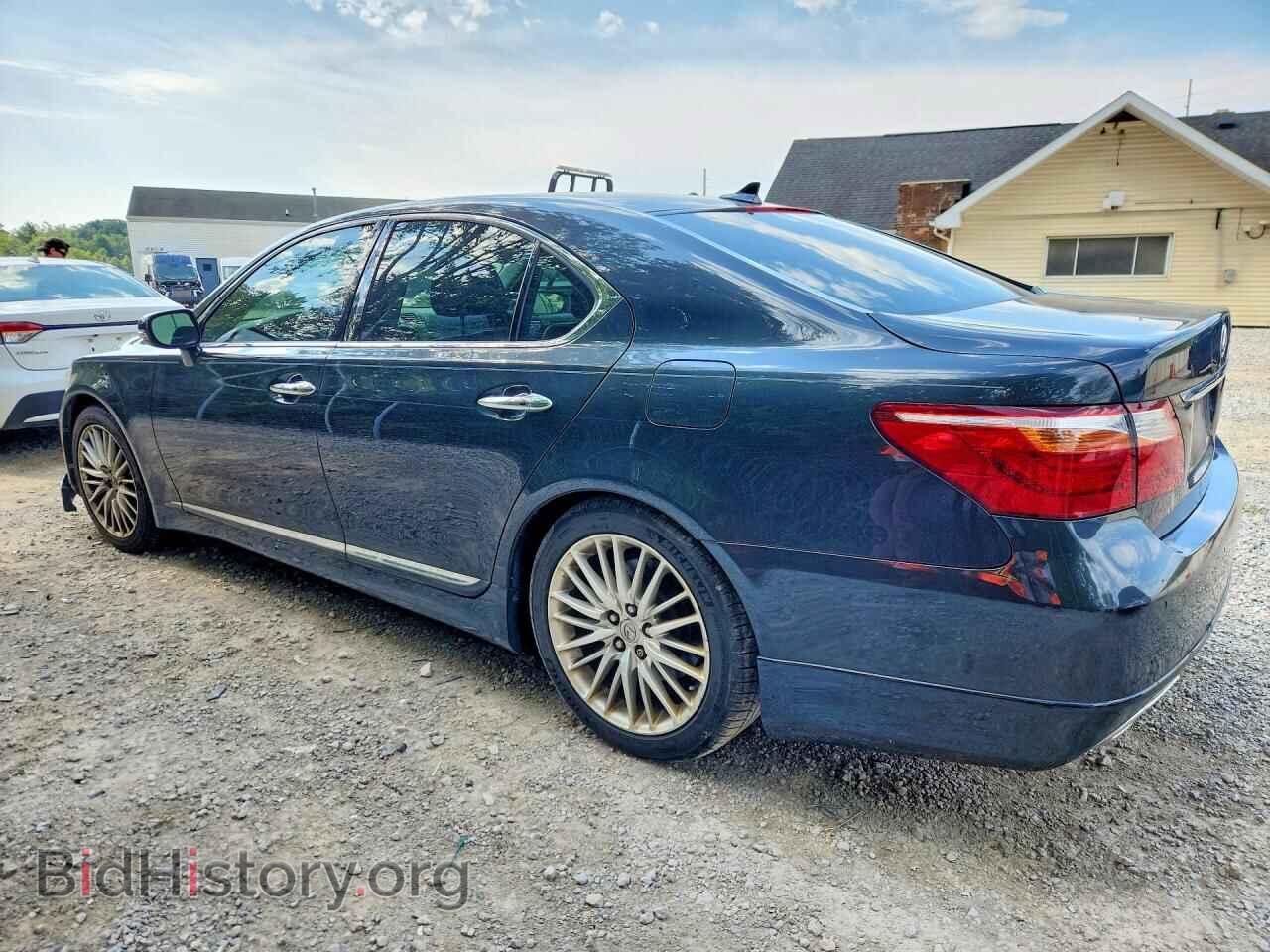 2011 LEXUS LS460 - VIN: JTHBL5EF7B5102247 - Photo 2