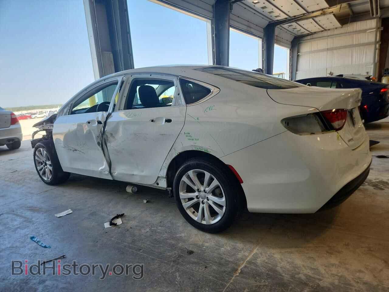 2017 CHRYSLER 200 - VIN: 1C3CCCFB1HN500962 - Photo 2