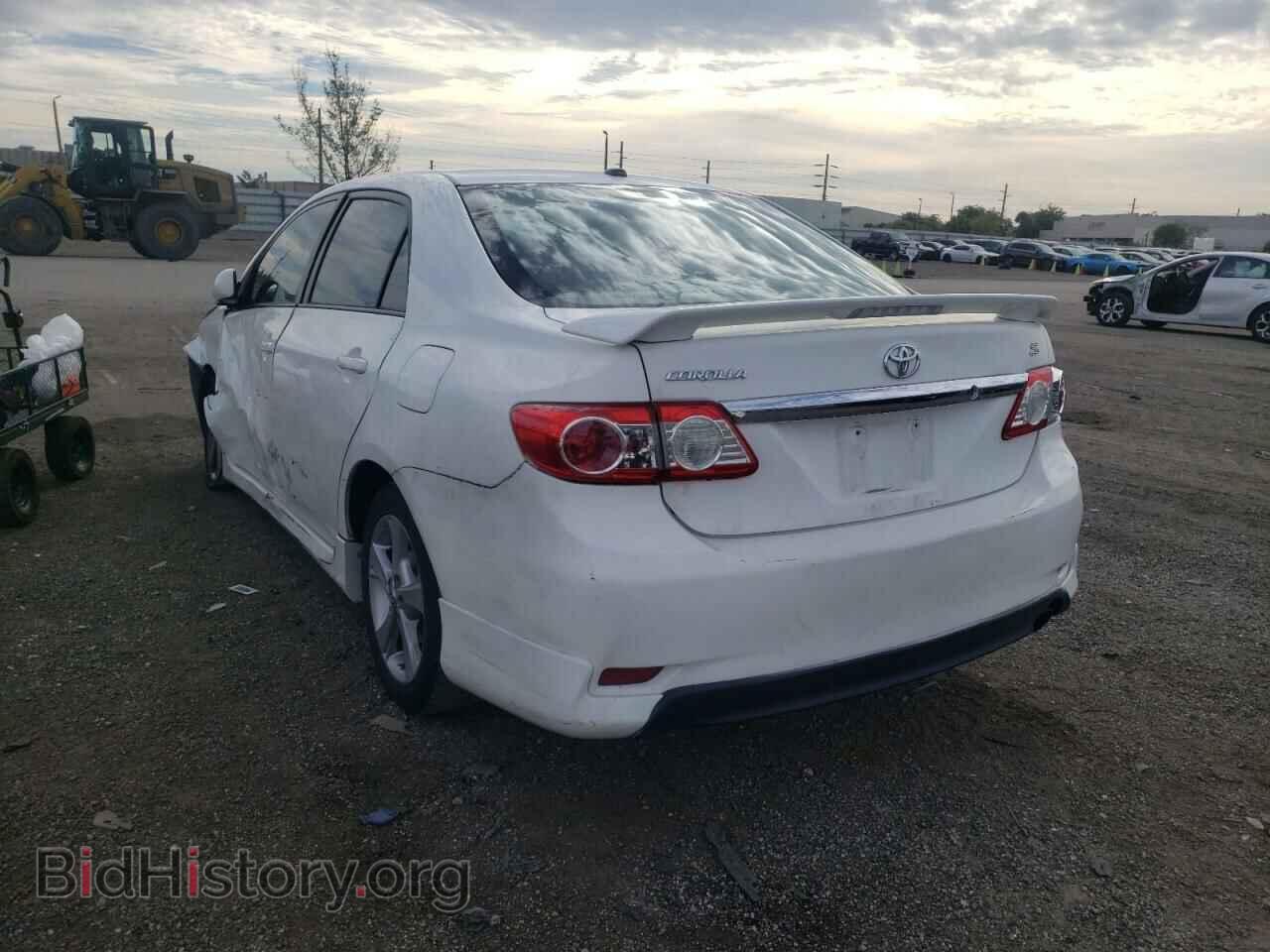 2011 TOYOTA COROLLA - VIN: 2T1BU4EE5BC700811 - Фото 3