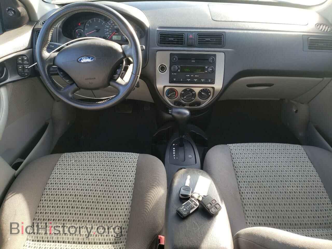 2007 FORD FOCUS - VIN: 1FAHP34N27W104976 - Фото 8