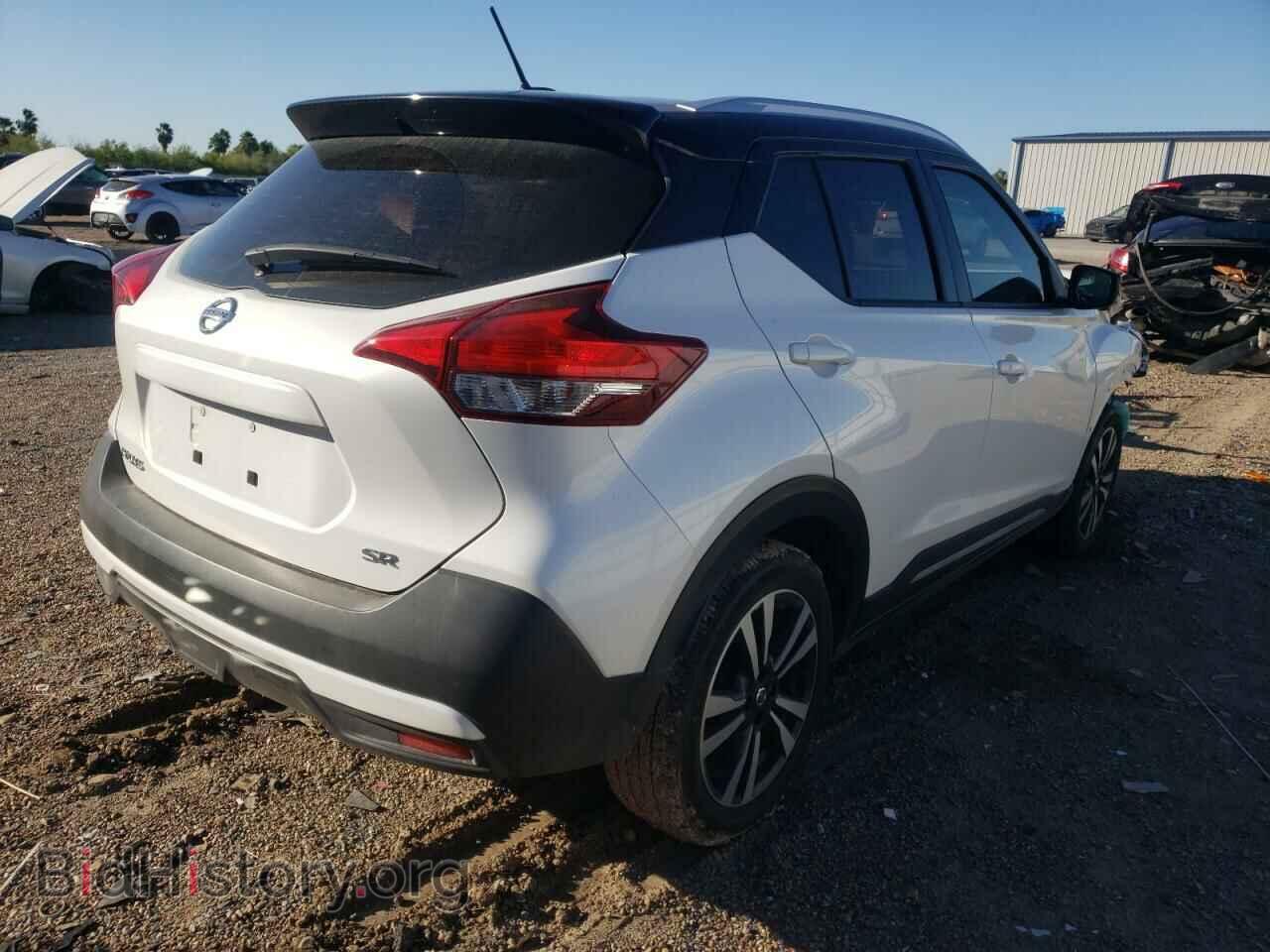 2019 NISSAN KICKS - VIN: 3N1CP5CU3KL556204 - Фото 4