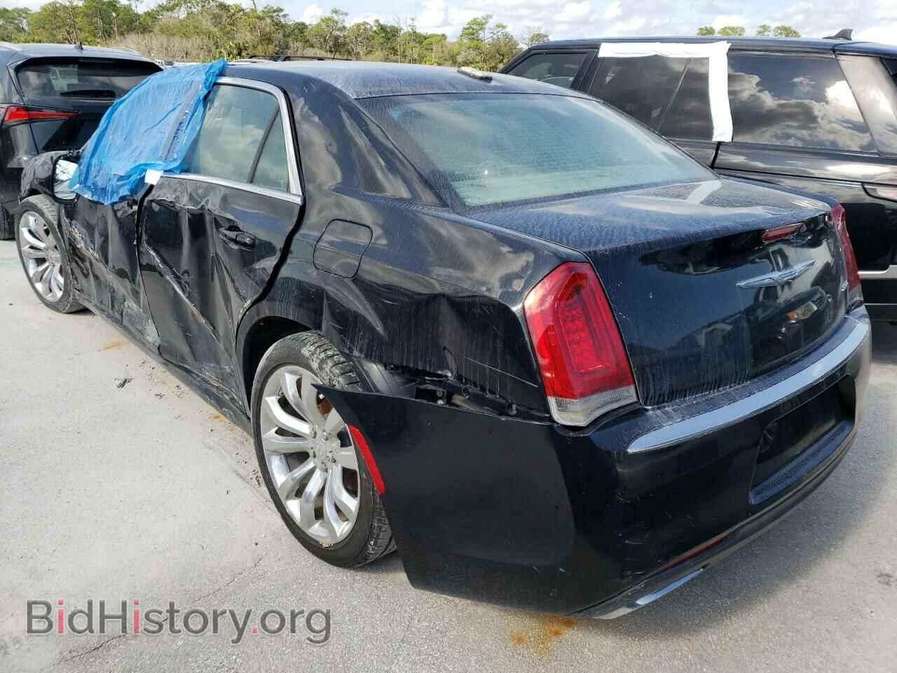 2017 CHRYSLER 300 - VIN: 2C3CCAAGXHH646499 - Фото 3
