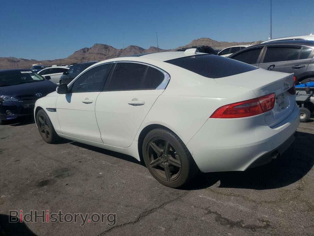 2017 JAGUAR XE - VIN: SAJAR4BG5HA975449 - Фото 2