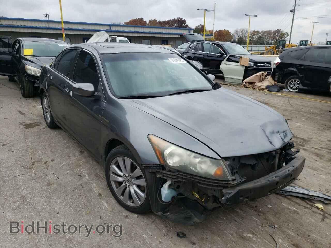 Photo 1HGCP2F86BA003324 - HONDA ACCORD 2011