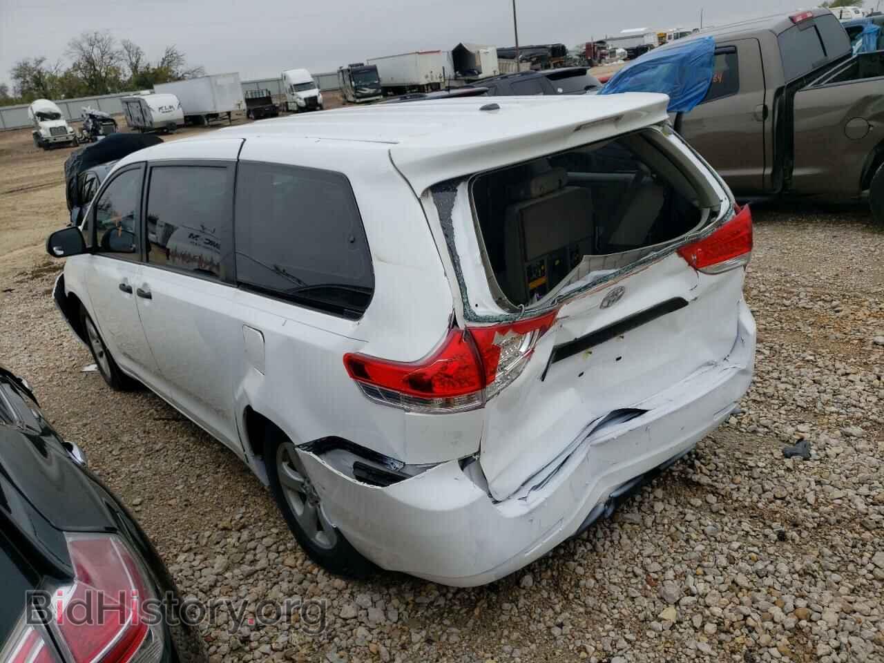 2012 TOYOTA SIENNA - VIN: 5TDKA3DC0CS012792 - Фото 3