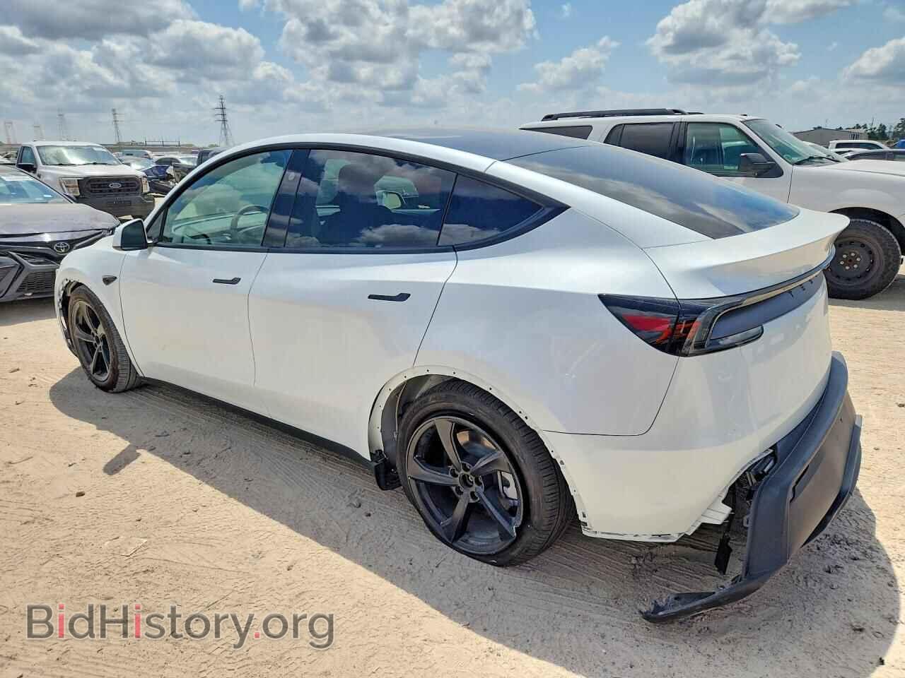 2026 TESLA MODEL Y - VIN: 7SAYGDED5TA664639 - Photo 2