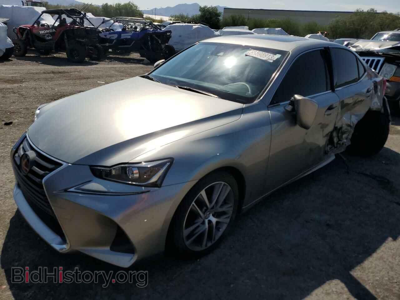 Photo JTHBA1D21J5077910 - LEXUS IS 2018