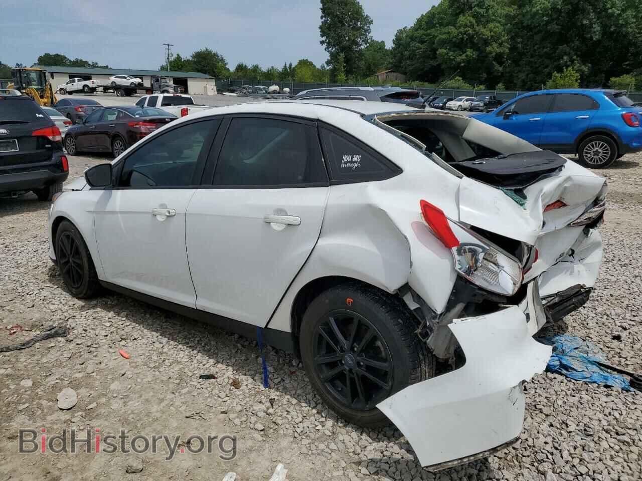 2018 FORD FOCUS - VIN: 1FADP3FE7JL235762 - Фото 2