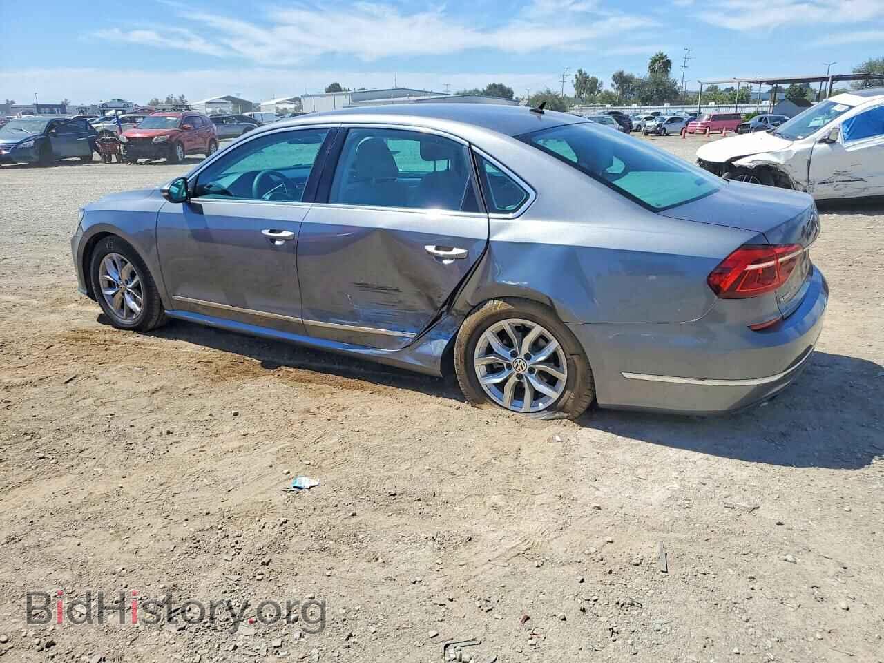 2017 VOLKSWAGEN PASSAT - VIN: 1VWAT7A3XHC080699 - Фото 2