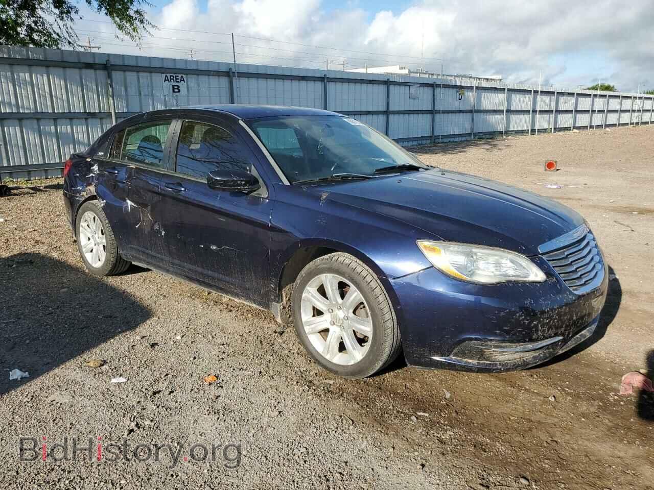 2011 CHRYSLER 200 - VIN: 1C3BC1FB2BN592882 - Photo 4
