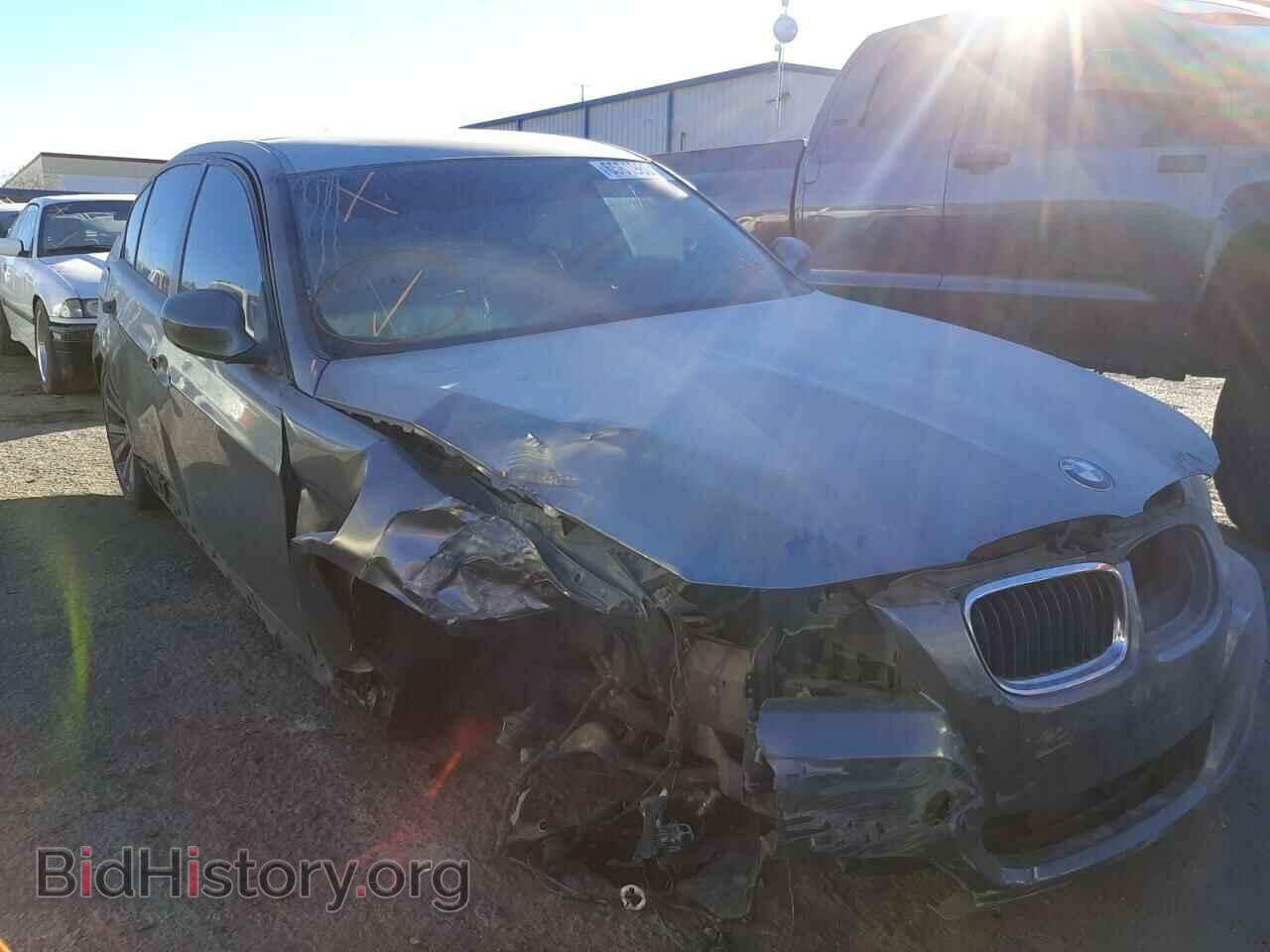 Фотография WBAPH5C57BA444398 - BMW 3 SERIES 2011