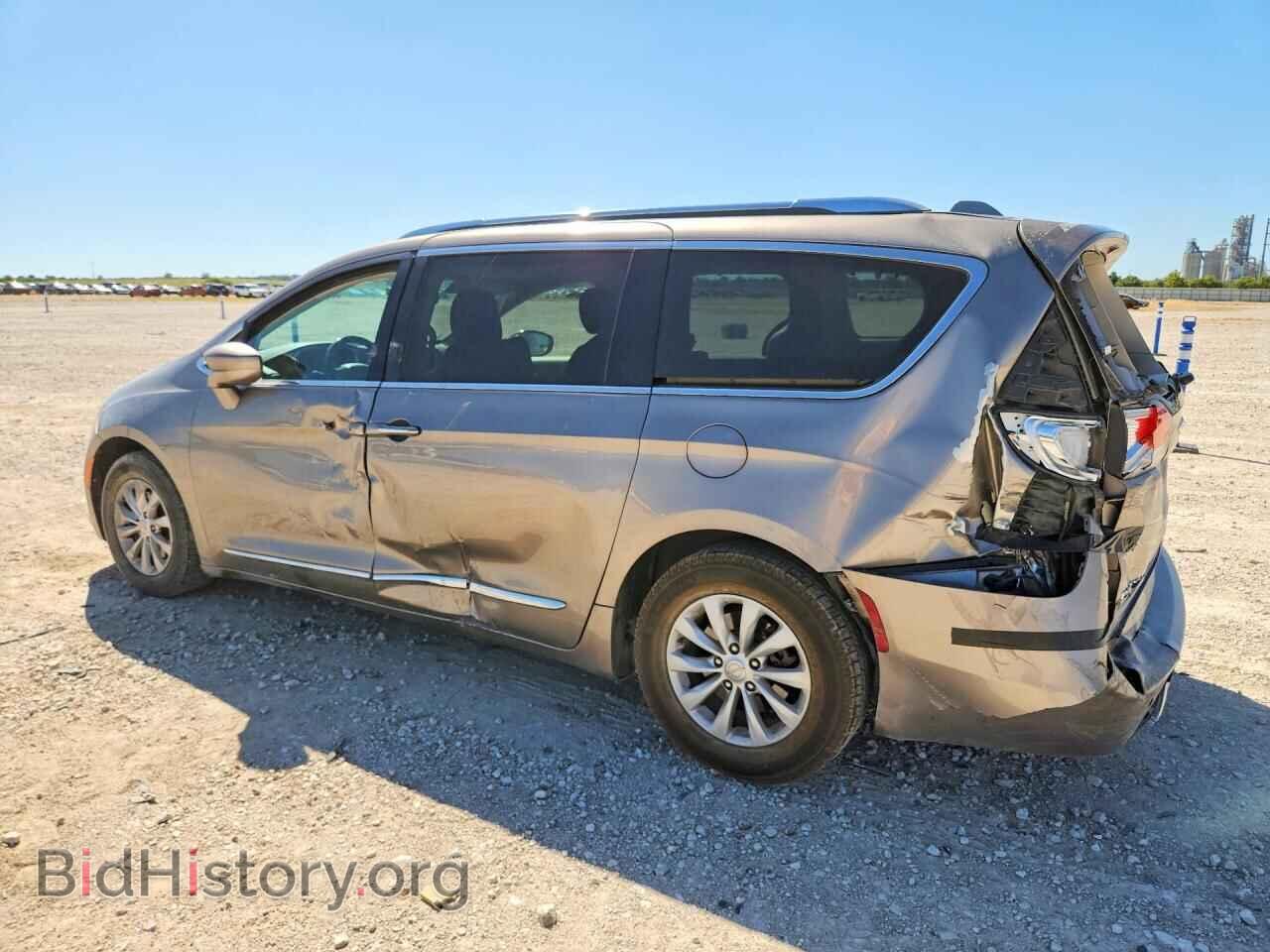 2018 CHRYSLER PACIFICA - VIN: 2C4RC1BG2JR277366 - Photo 2