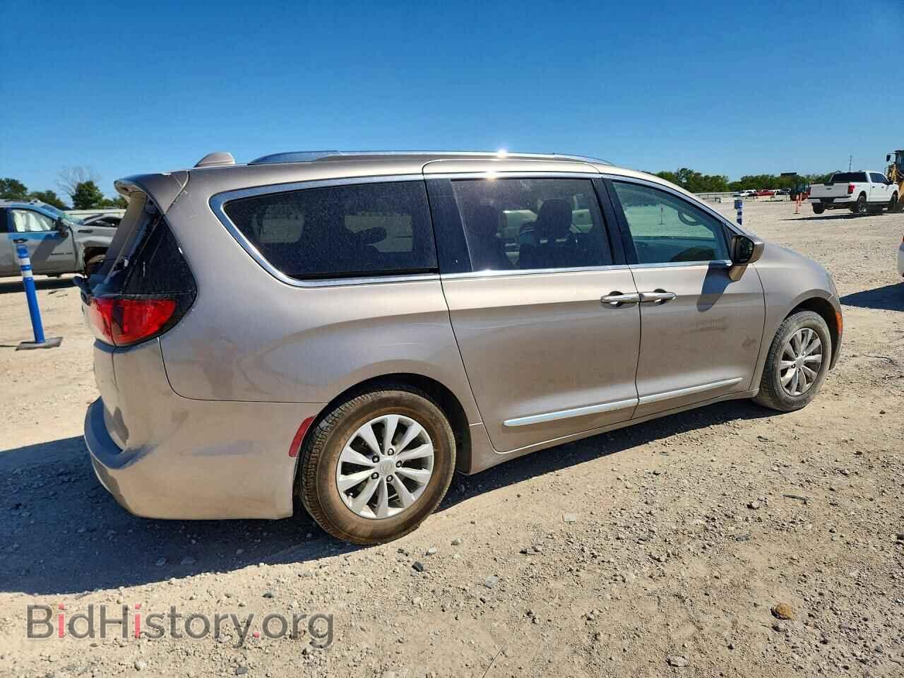 2018 CHRYSLER PACIFICA - VIN: 2C4RC1BG2JR277366 - Photo 3