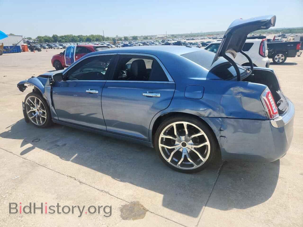 2011 CHRYSLER 300 - VIN: 2C3CA5CG0BH585620 - Фото 2