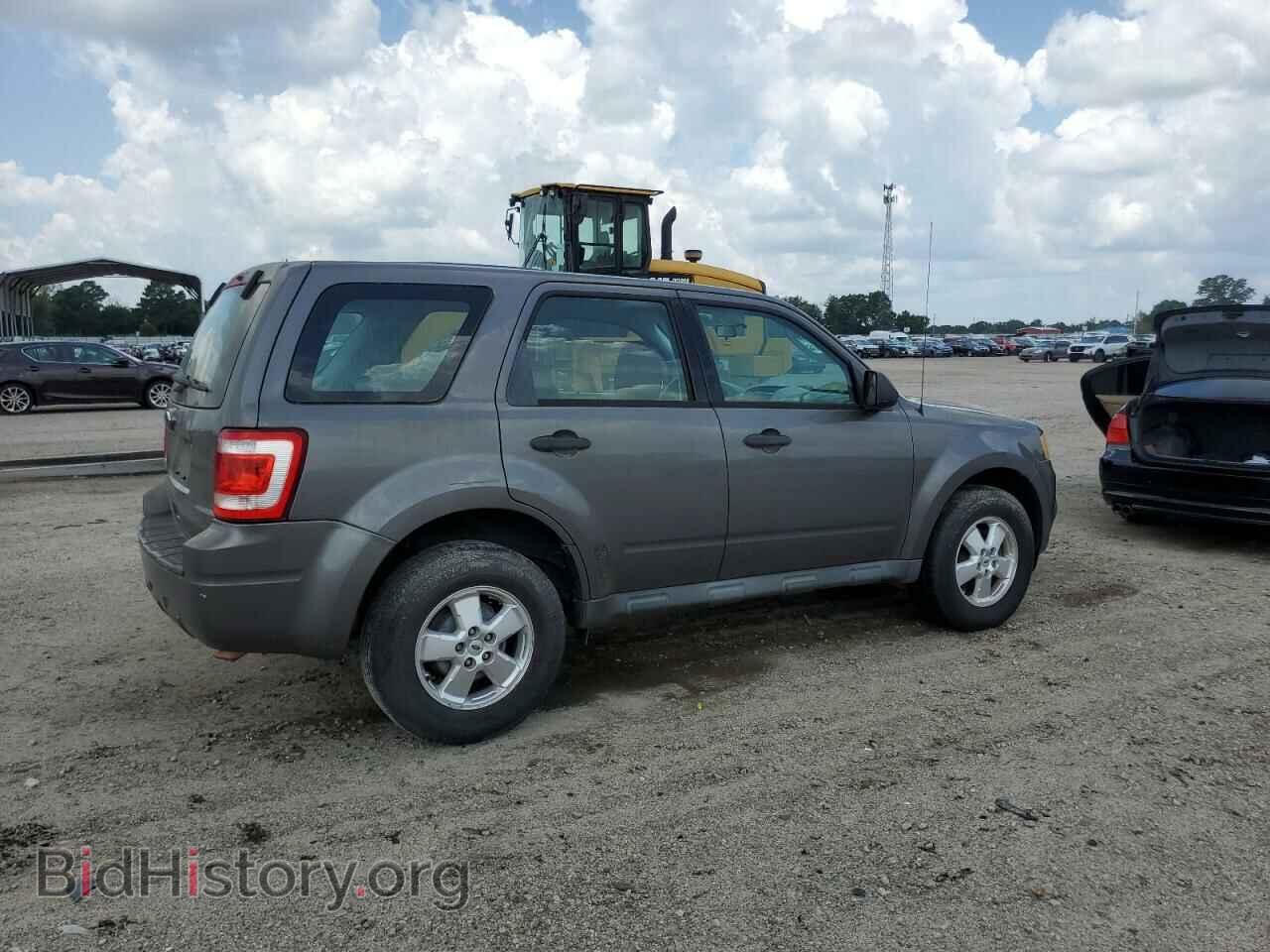 2011 FORD ESCAPE - VIN: 1FMCU0C71BKB18961 - Фото 3