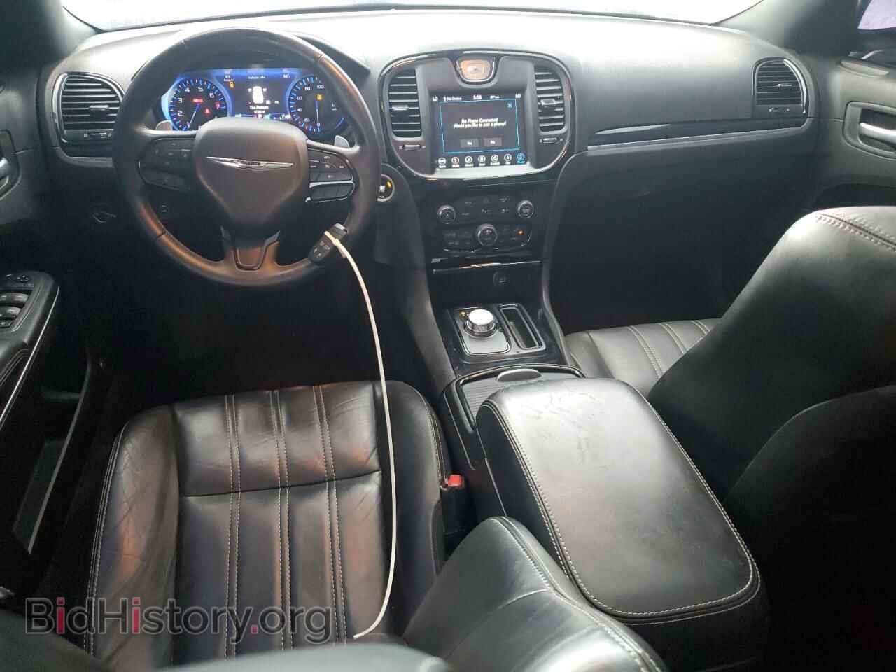 2018 CHRYSLER 300 - VIN: 2C3CCABG9JH244896 - Фото 8