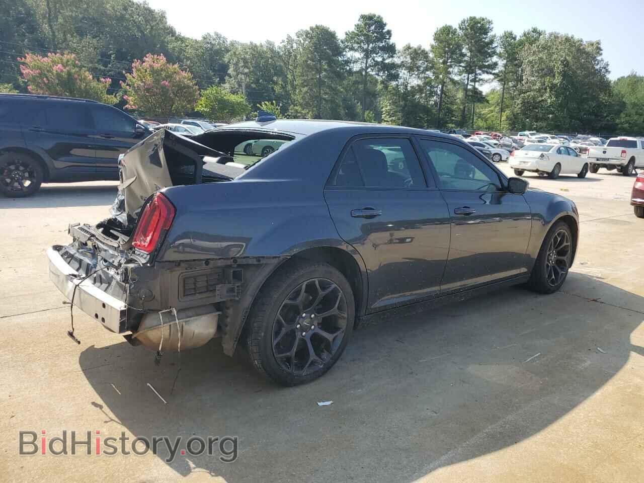 2019 CHRYSLER 300 - VIN: 2C3CCABG8KH533723 - Фото 3