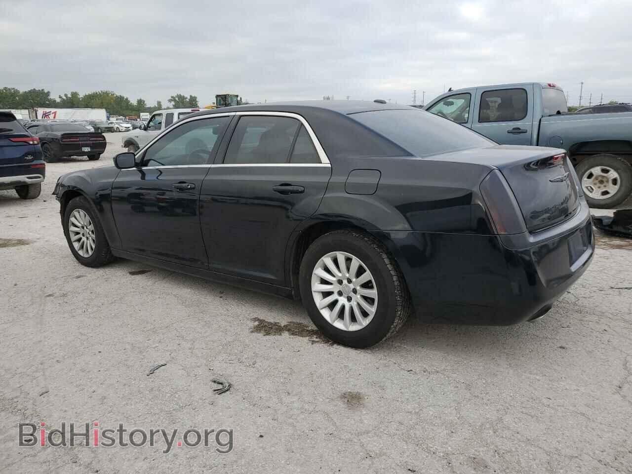 2013 CHRYSLER 300 - VIN: 2C3CCAAG0DH510117 - Фото 2