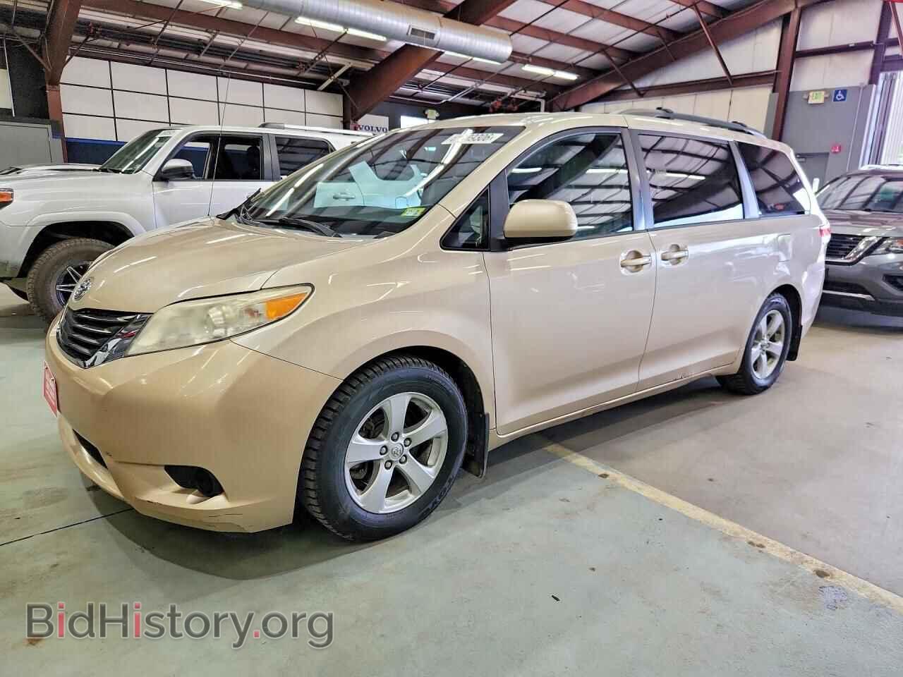 Фотография 5TDKK3DC8DS293383 - TOYOTA SIENNA 2013
