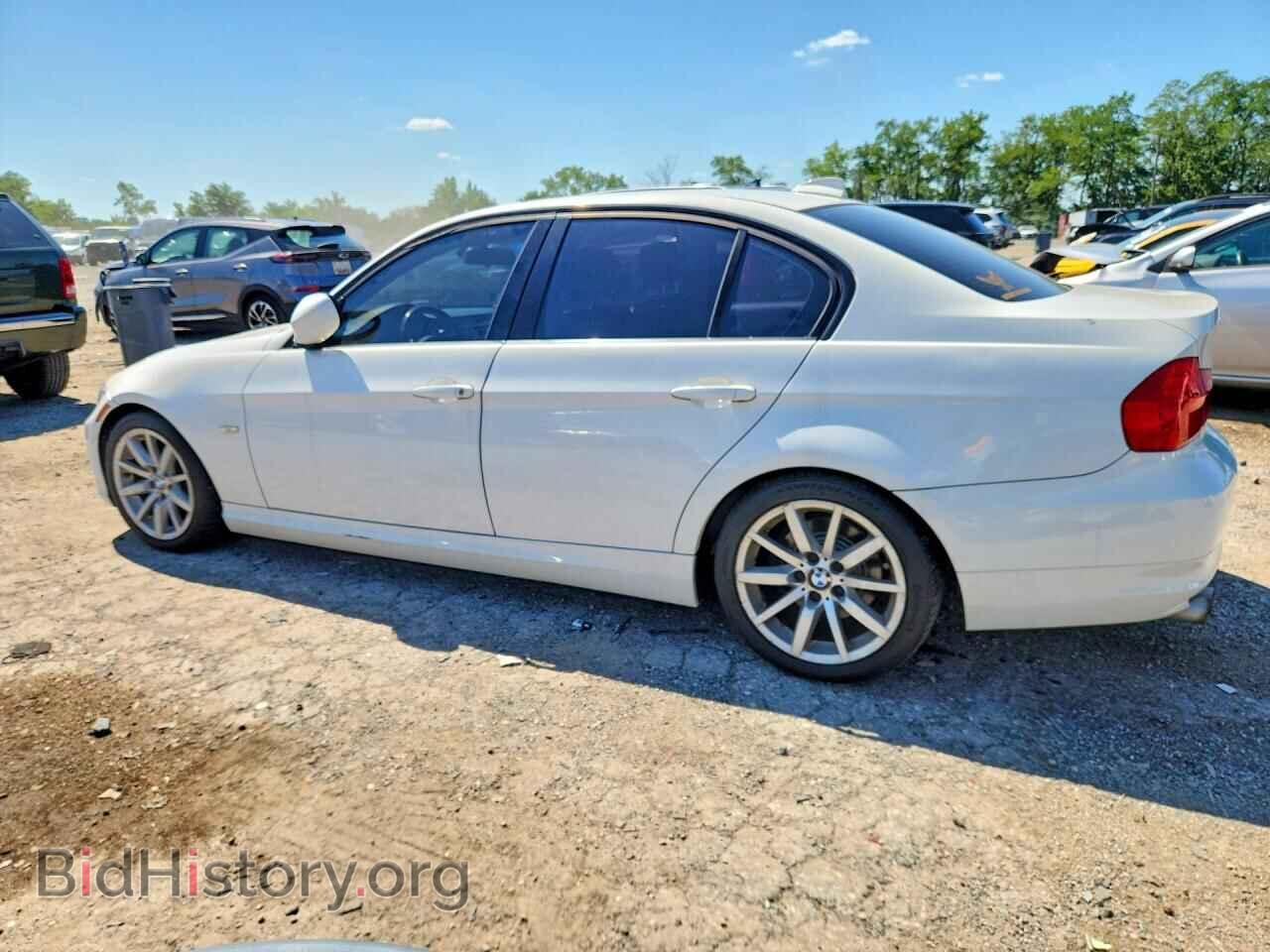 2009 BMW 3 SERIES - VIN: WBAPH73539E128222 - Фото 2