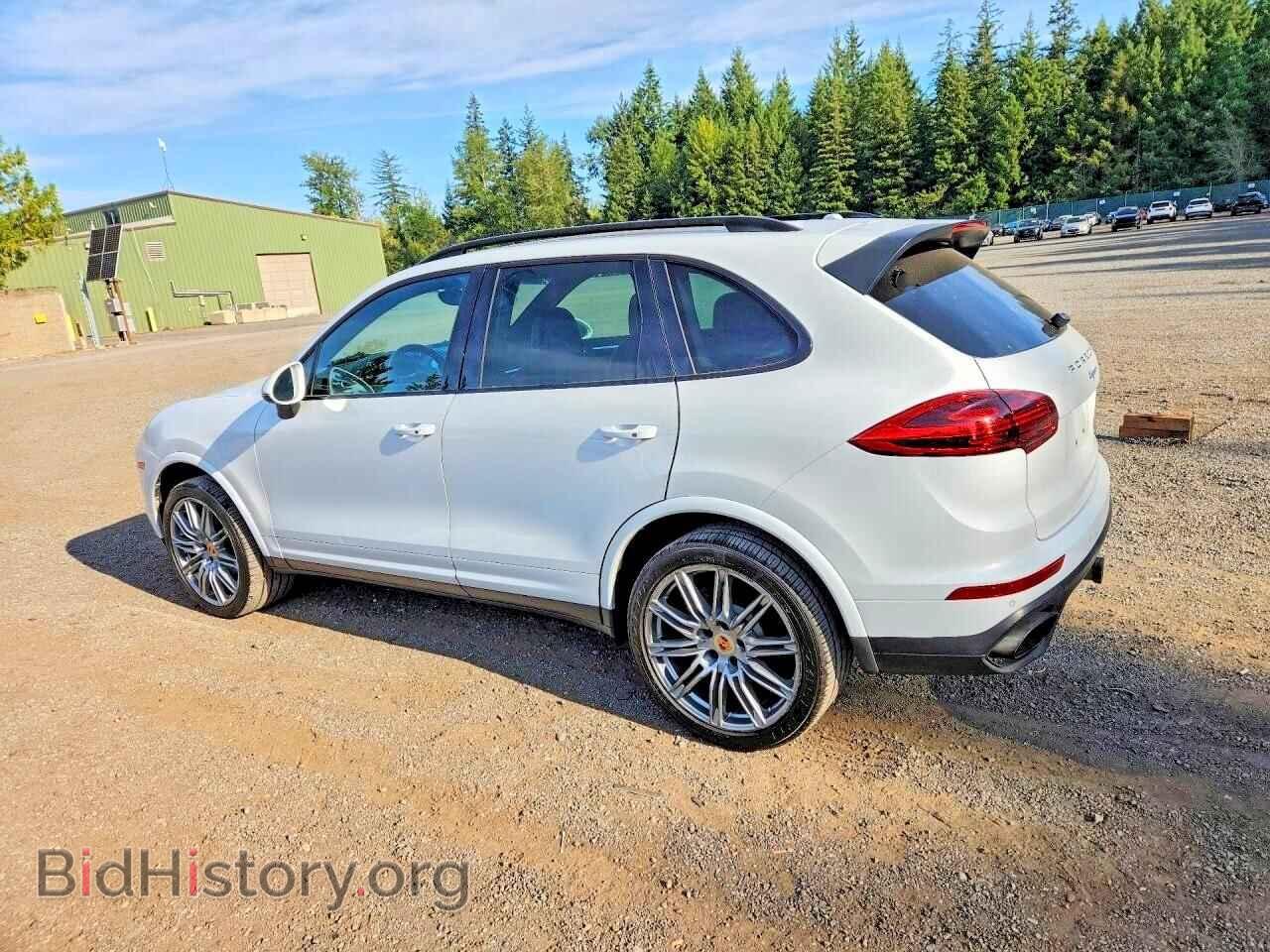 2017 PORSCHE CAYENNE - VIN: WP1AA2A24HKA89003 - Photo 2