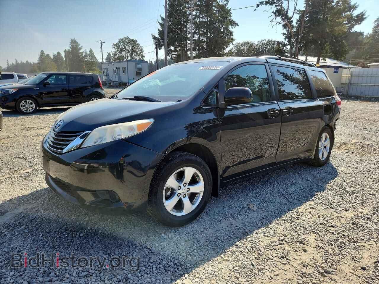 Photo 5TDKK3DC8DS379387 - TOYOTA SIENNA 2013