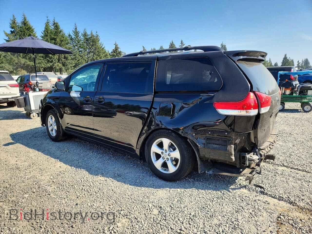 2013 TOYOTA SIENNA - VIN: 5TDKK3DC8DS379387 - Фото 2