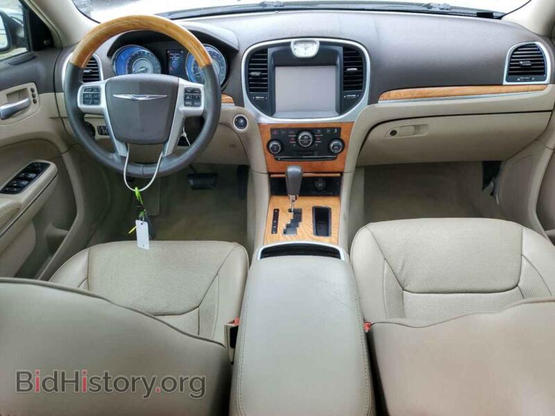 2012 Chrysler 300 (VIN 2C3CCAET8CH280011) — photo 8 of 12