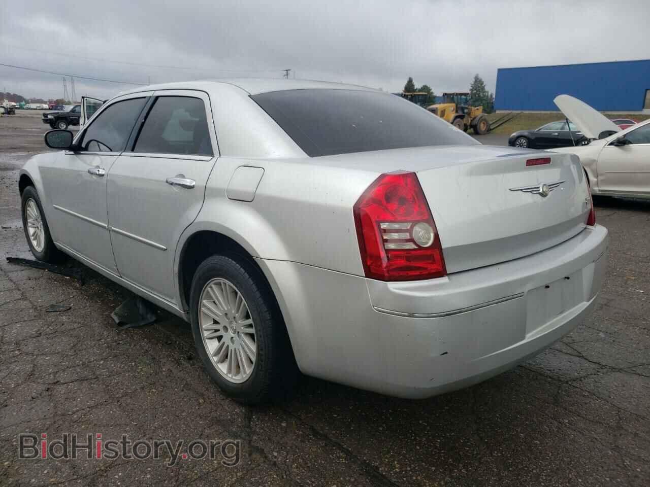 2010 CHRYSLER 300 - VIN: 2C3CA4CDXAH142938 - Фото 3