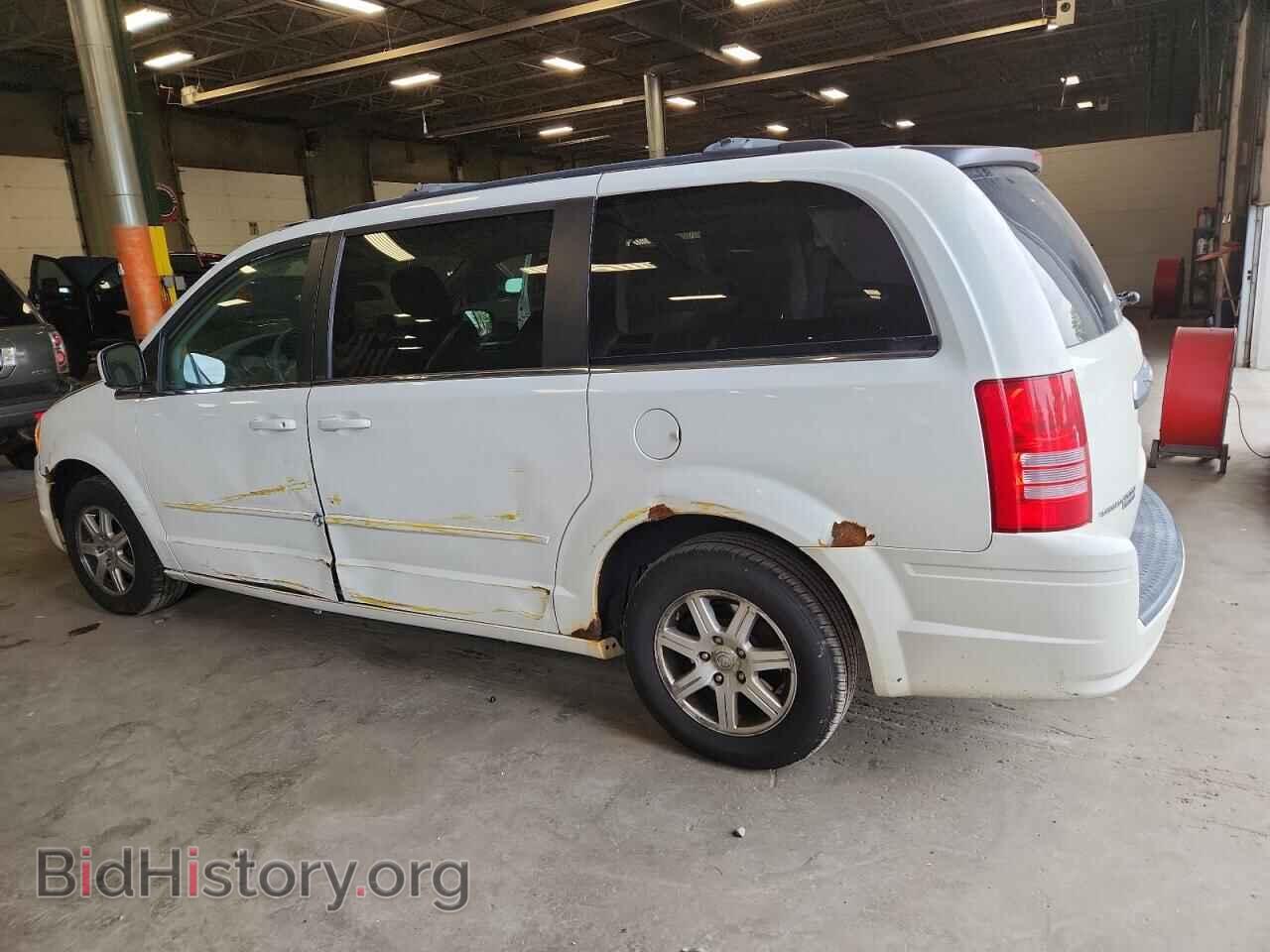 2008 CHRYSLER MINIVAN - VIN: 2A8HR54P08R636909 - Фото 2